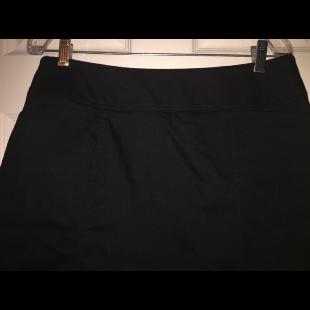 Chaus Skirt. Black Sz. 14 - Picture 3 of 4